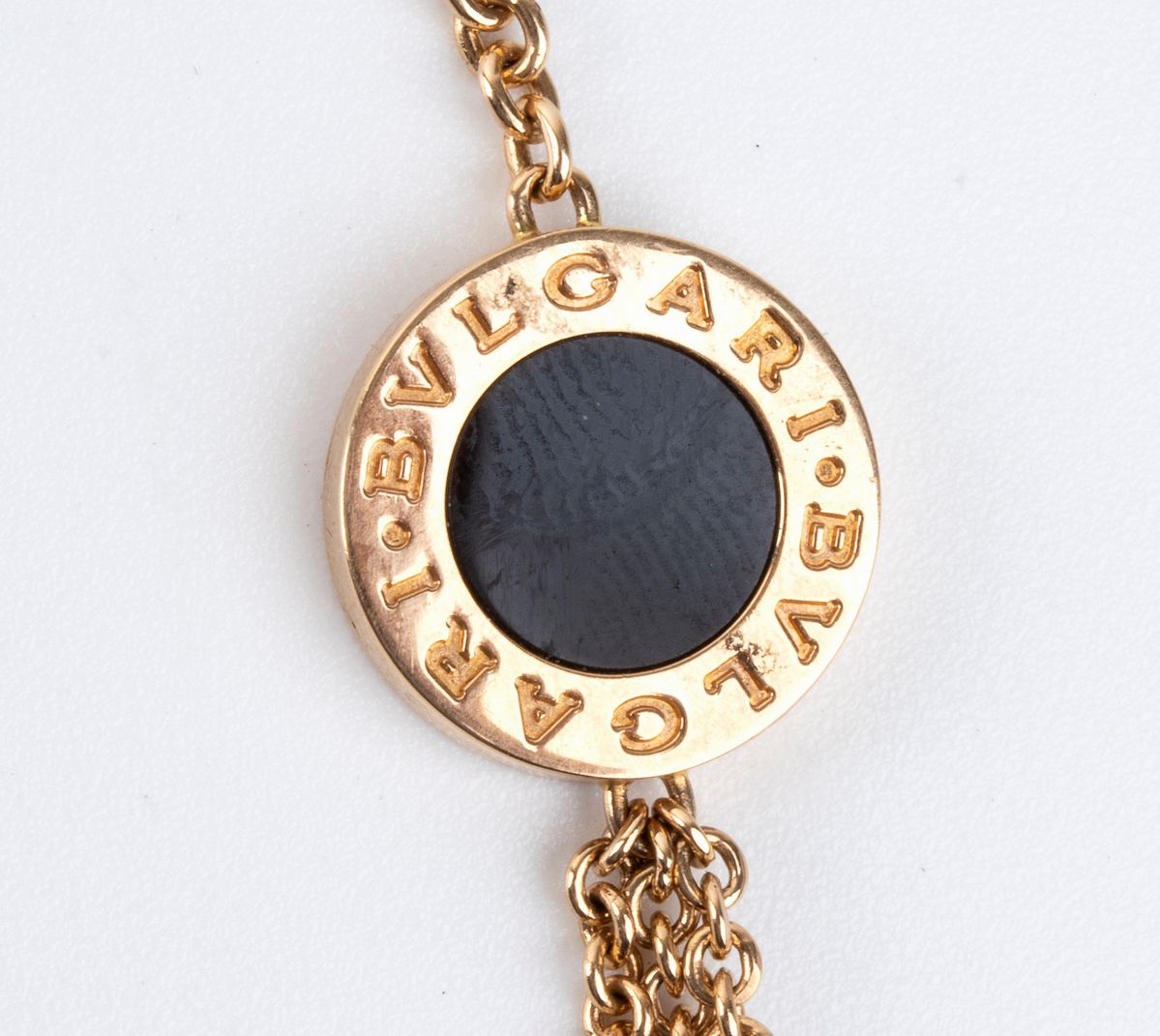 BULGARI, collezione Bvlgari Bvlgari: collana in oro con onice e madreperla