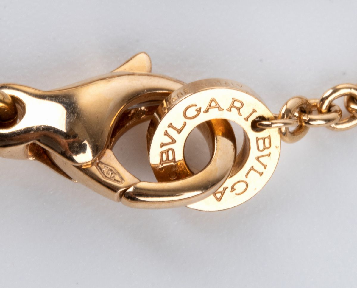 BULGARI, collezione Bvlgari Bvlgari: collana in oro con onice e madreperla