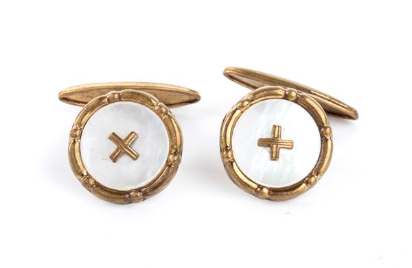Mother-of-pearl gold cufflinks 