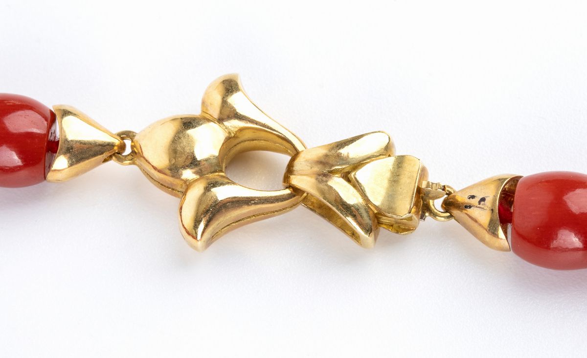Girocollo in Corallo Mediterraneo ed Oro