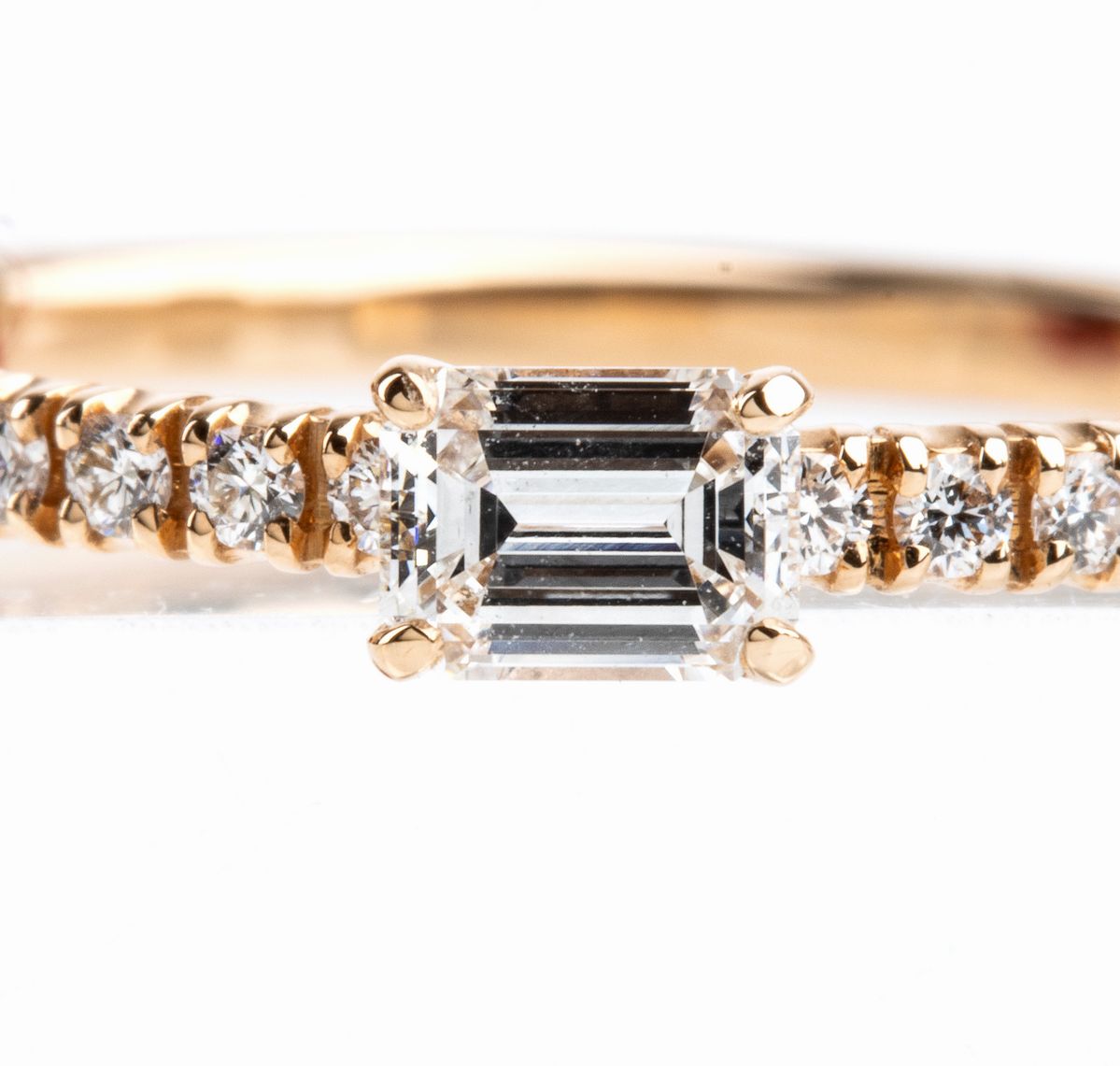 CARTIER: fedina in oro e diamanti