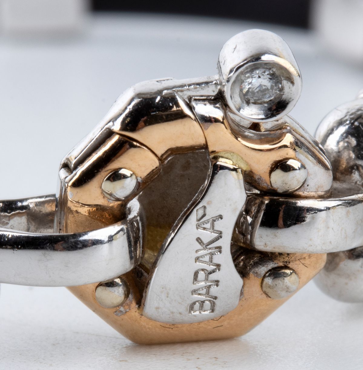 BARAKA': bracciale unisex in diamanti oro e caucciu'