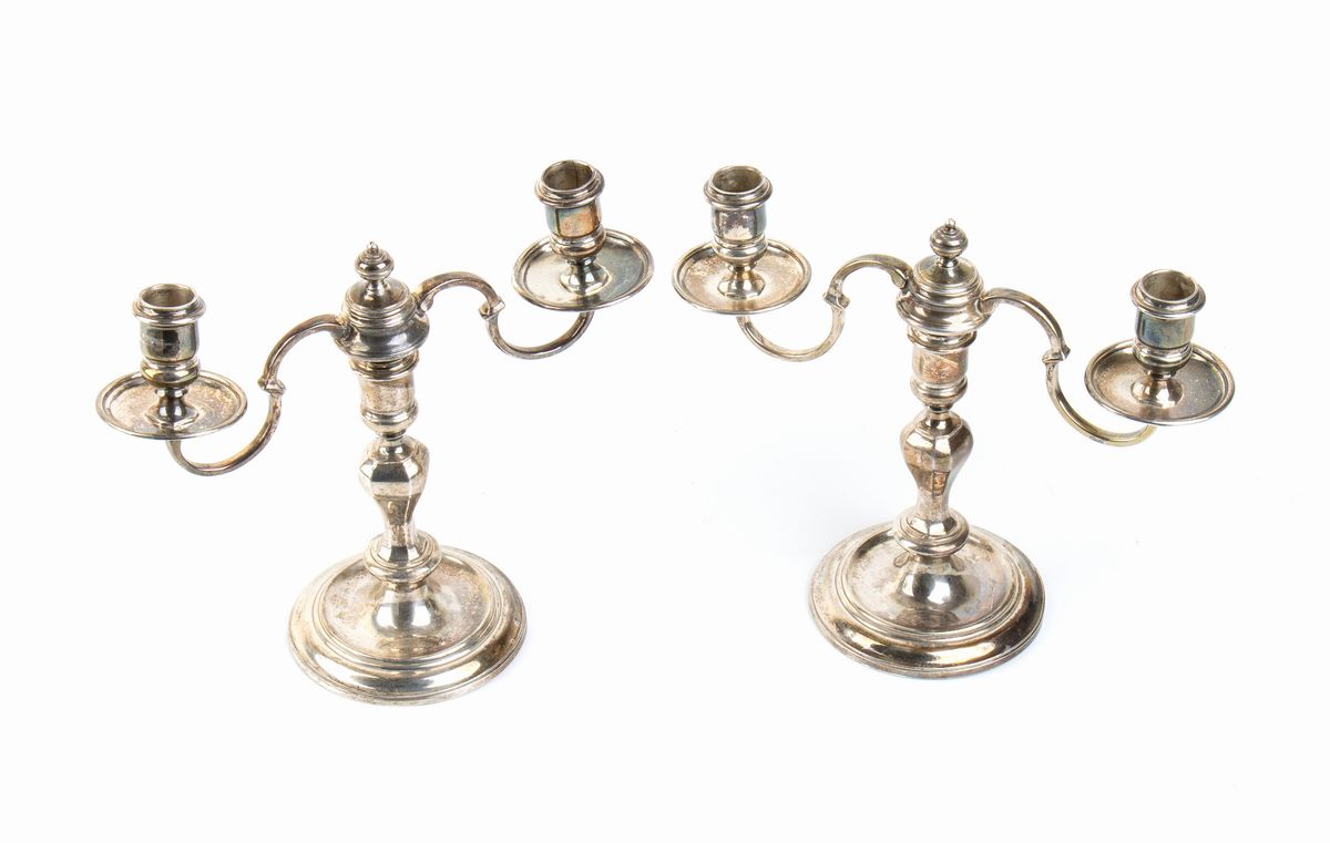Coppia di Candelabri Inglesi in Argento - Londra 1956
