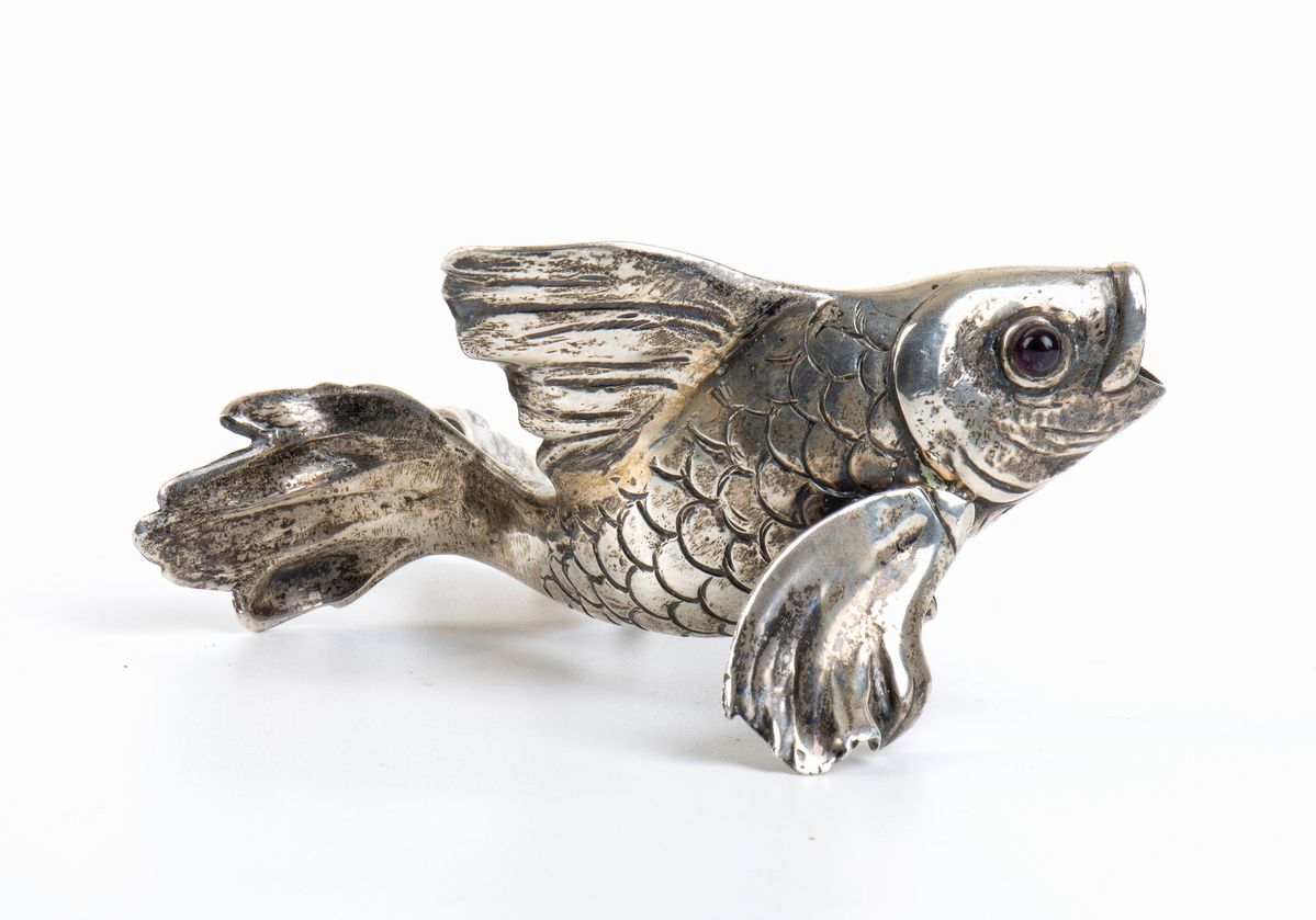 Marcello Minotto: Scultura in Argento Raffgurante un Pesce, Prima Metà del XX Secolo