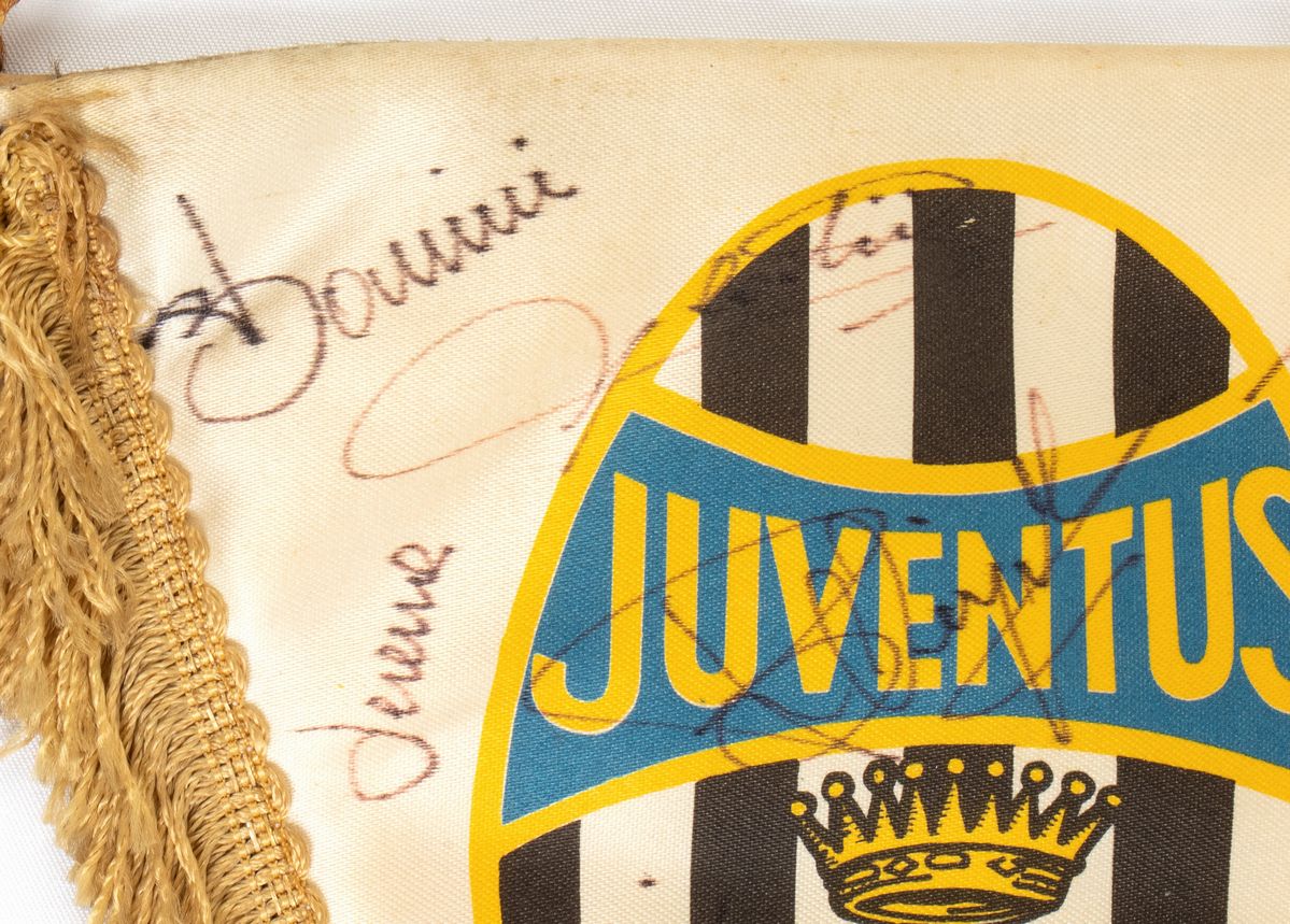 Calcio, Italia, Juventus f.C. 1985 Gagliardetto con Autografi