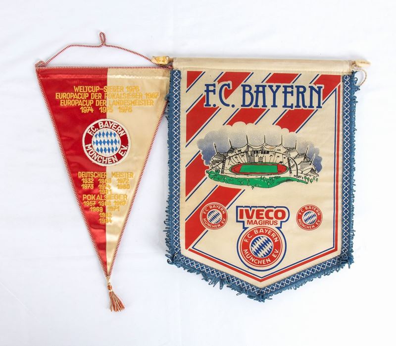 Calcio, Germania, Fc Bayern Munchen Lotto Due Gagliardetti