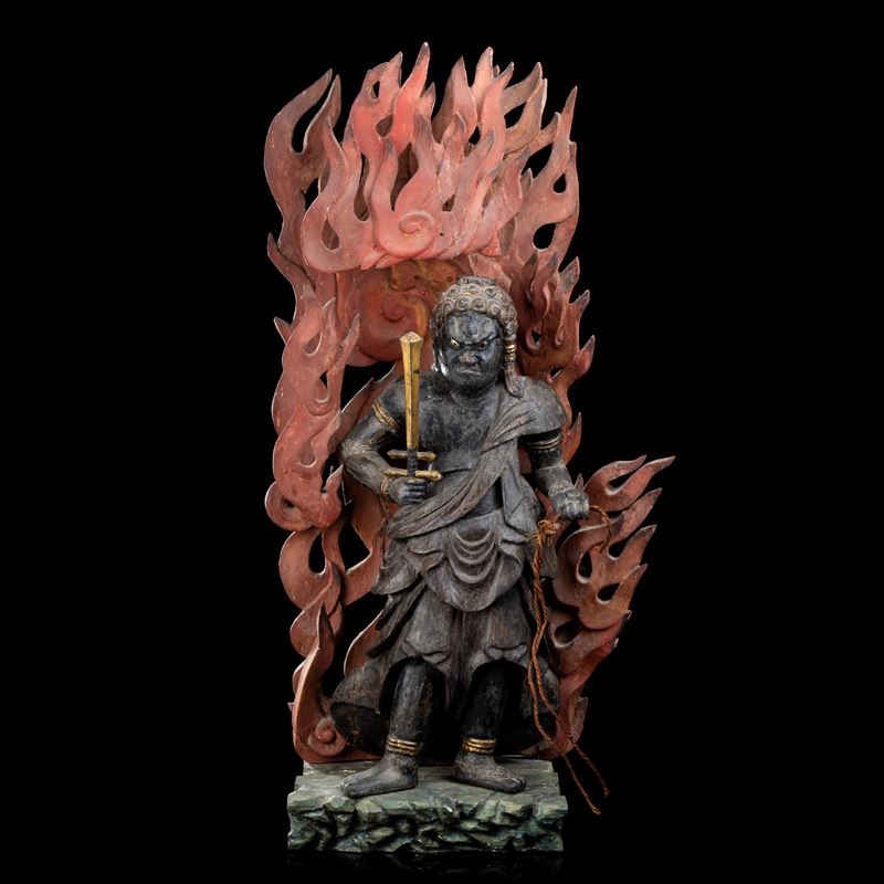 SCULTURA IN LEGNO LACCATO, DIPINTO E PARZIALMENTE DORATO CON FUDO MYOO
