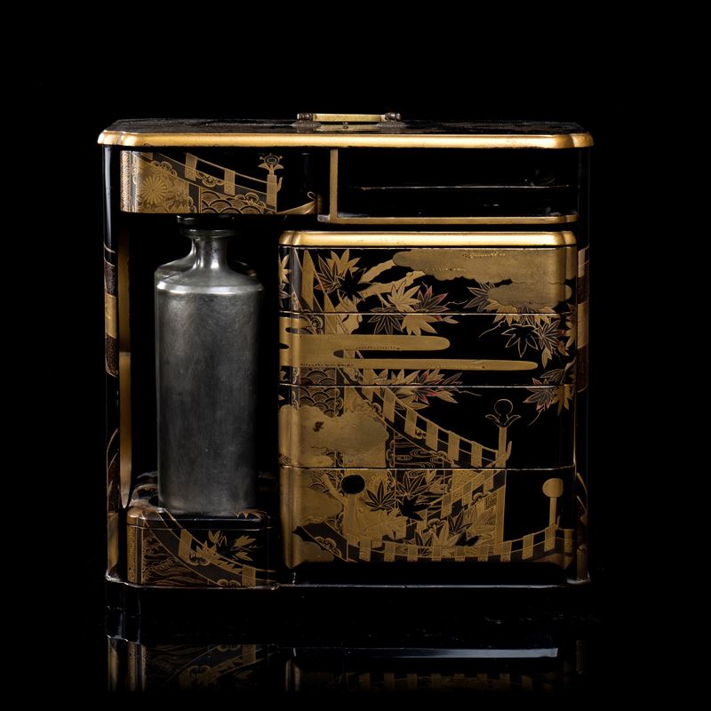 CONTENITORE PORTAVIVANDE IN LEGNO LACCATO E DORATO, SAGEJUBAKO