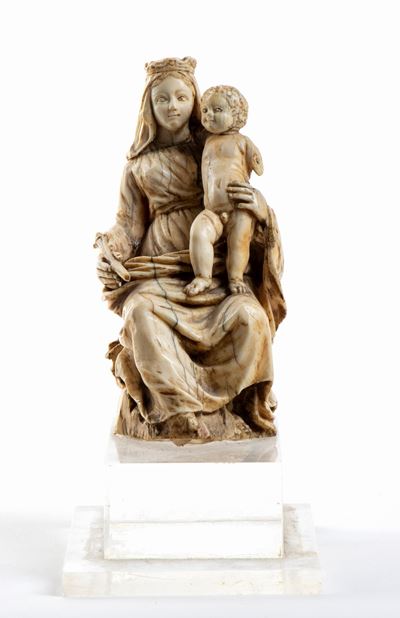 Scultura in Avorio Raffigurante Madonna con Bambino
