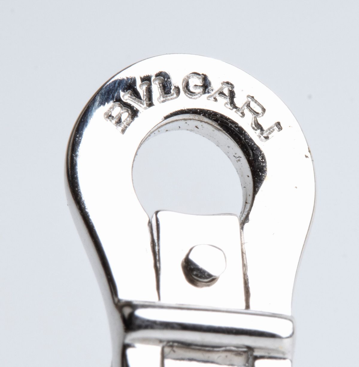 BULGARI, collezione Astrale: orecchini pendenti in oro con diamanti