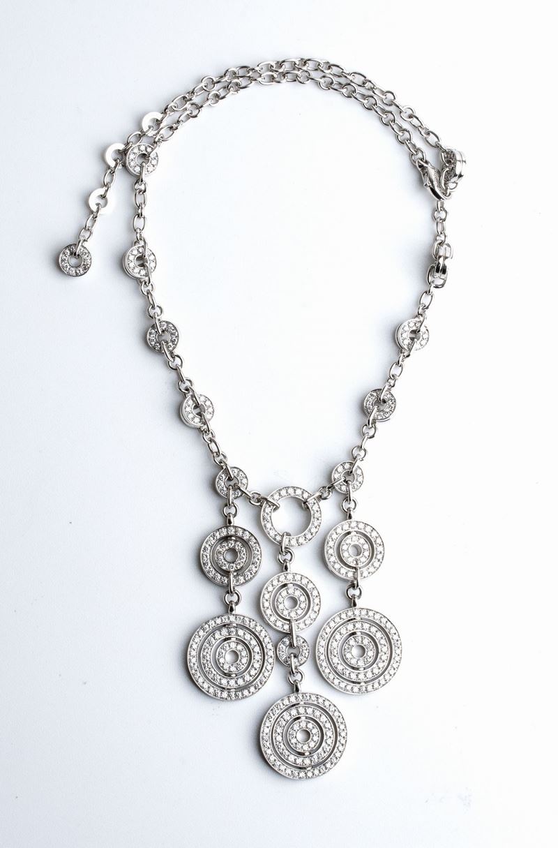 BULGARI, collezione Astrale: girocollo in oro con diamanti