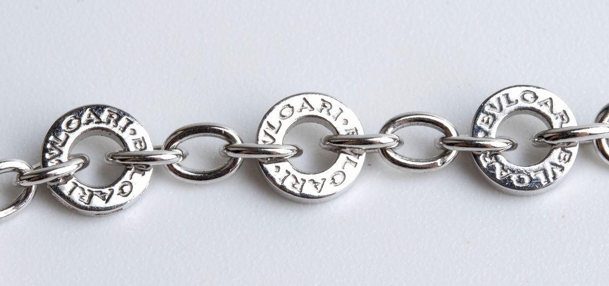 BULGARI, collezione Astrale: girocollo in oro con diamanti