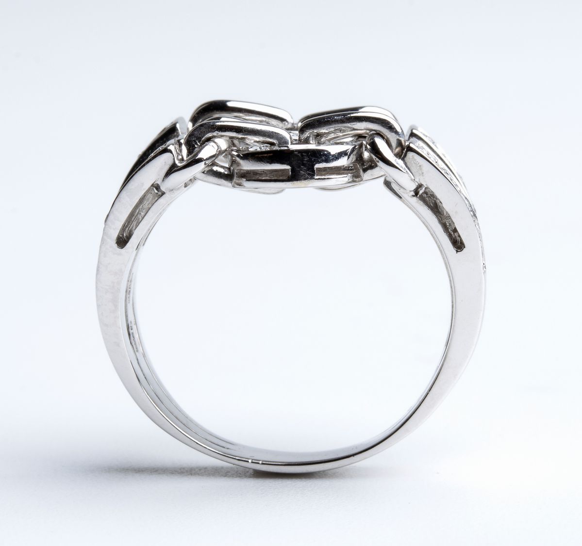 BULGARI, collezione Astrale: anello in oro e diamanti