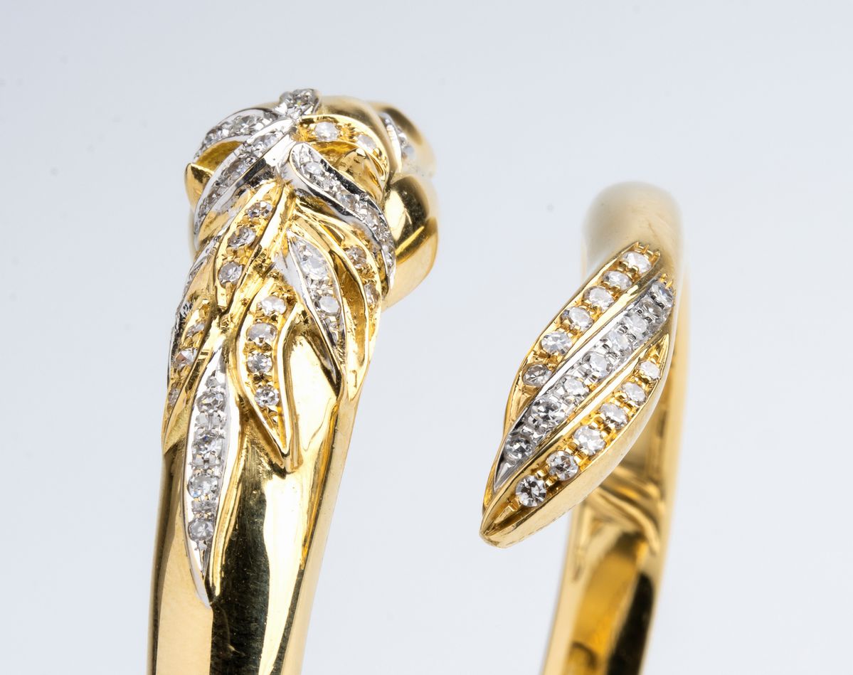 MARIO FONTANA: bracciale contrariè a cerchio rigido in oro e diamanti