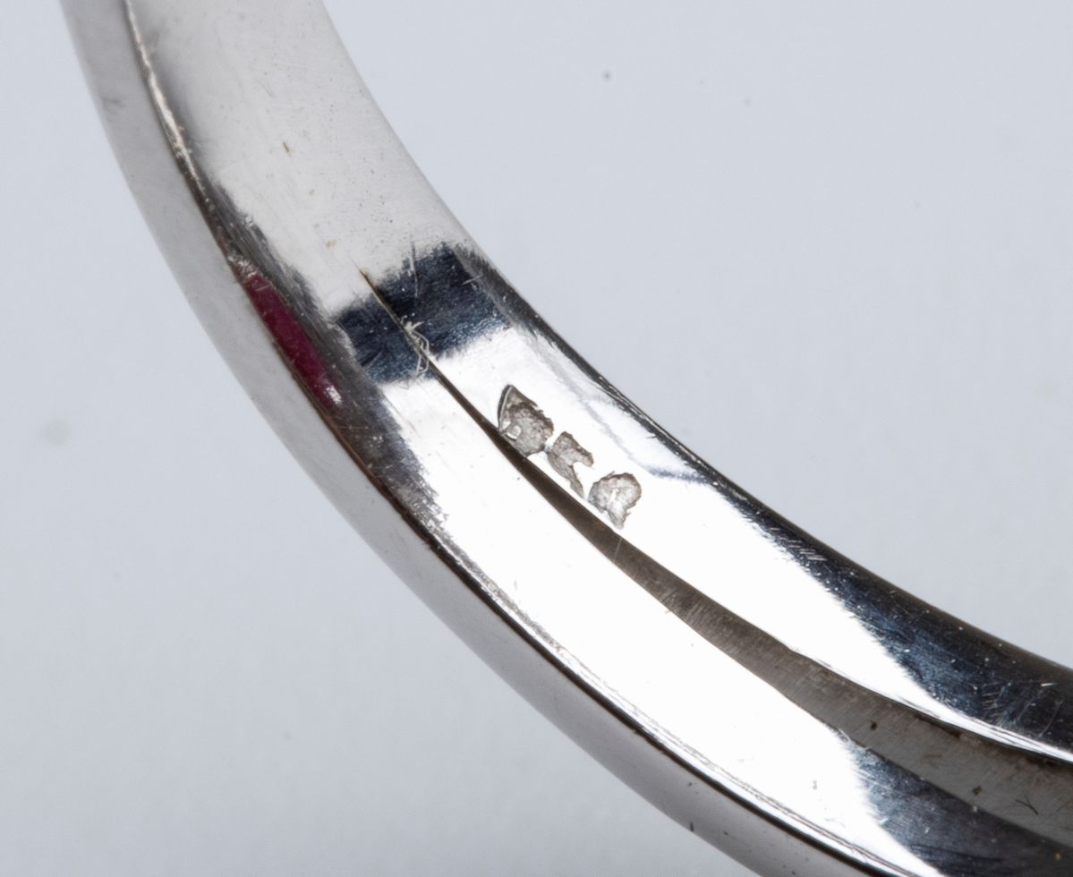 Anello in oro con rubino Birmano e diamanti