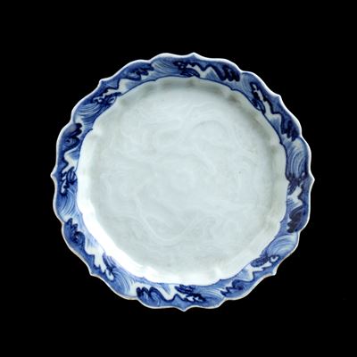 Piccolo Piatto in Porcellana 'bianco e Blu' con Orlo Polilobato