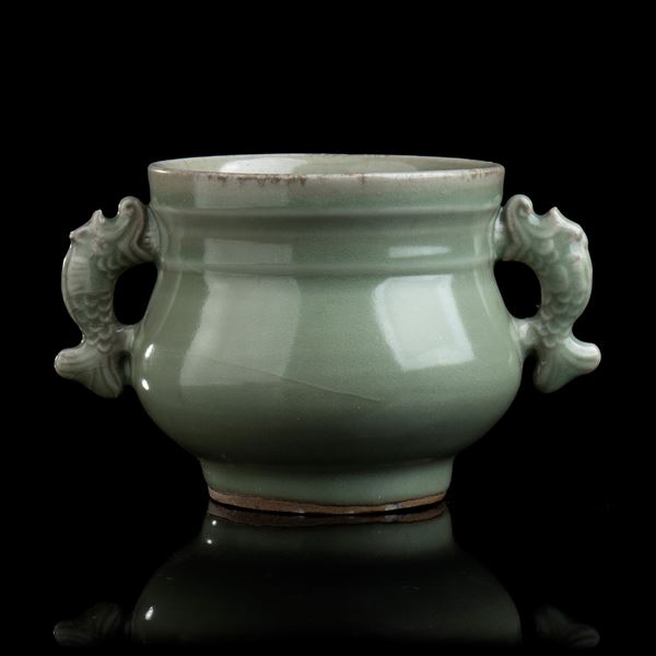 A CÉLADON GLAZED CERAMIC INCENSE BURNER