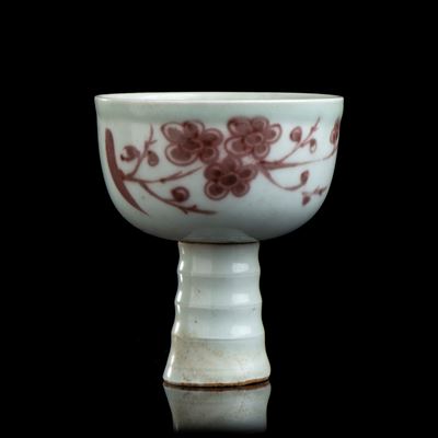 Coppa a Stelo in Porcellana con Decoro in Rosso di Rame