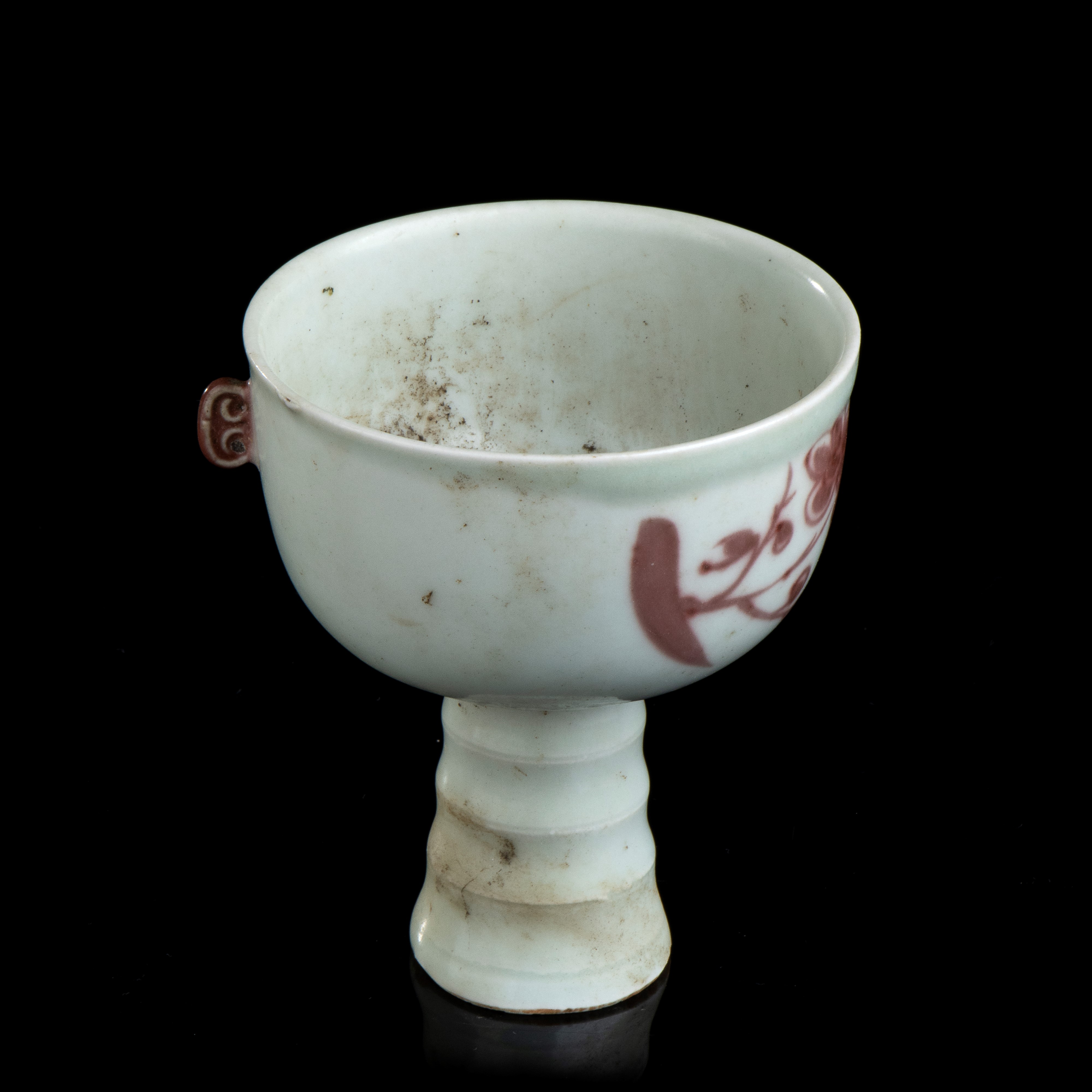 Coppa a Stelo in Porcellana con Decoro in Rosso di Rame