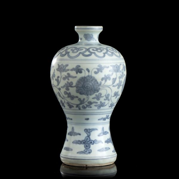 A 'BLUE AND WHITE' PORCELAIN MEIPING VASE