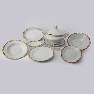 Servizio in Porcellana Bianca con Finiture in Oro Zecchino