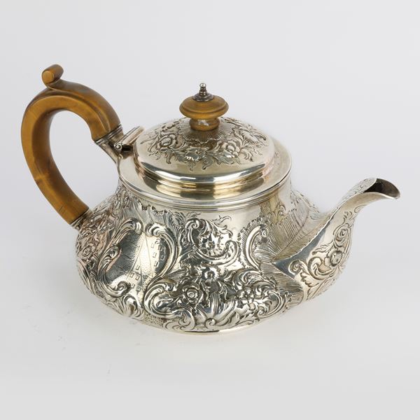 Teapot in 800/1000 silver