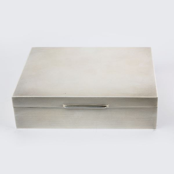 Box in silver and wood