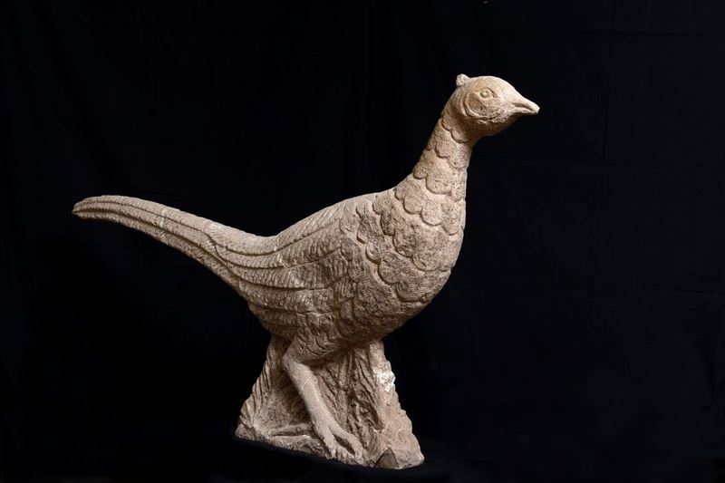 Uccello in Pietra Calcarea Rosa