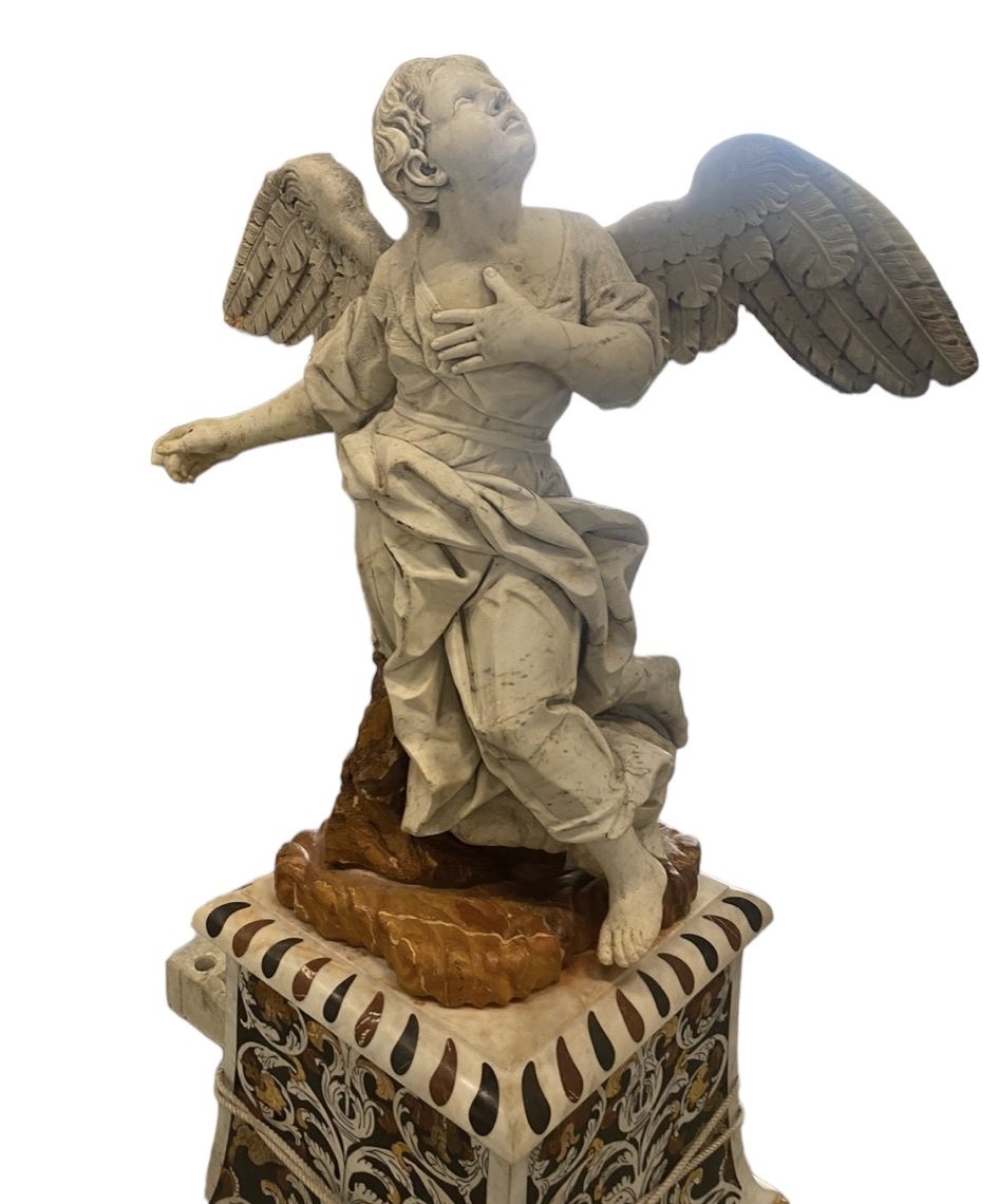 Rara Coppia di Putti Alati in Marmo