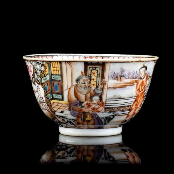 A SMALL 'FAMILLE ROSE' PORCELAIN BOWL 
