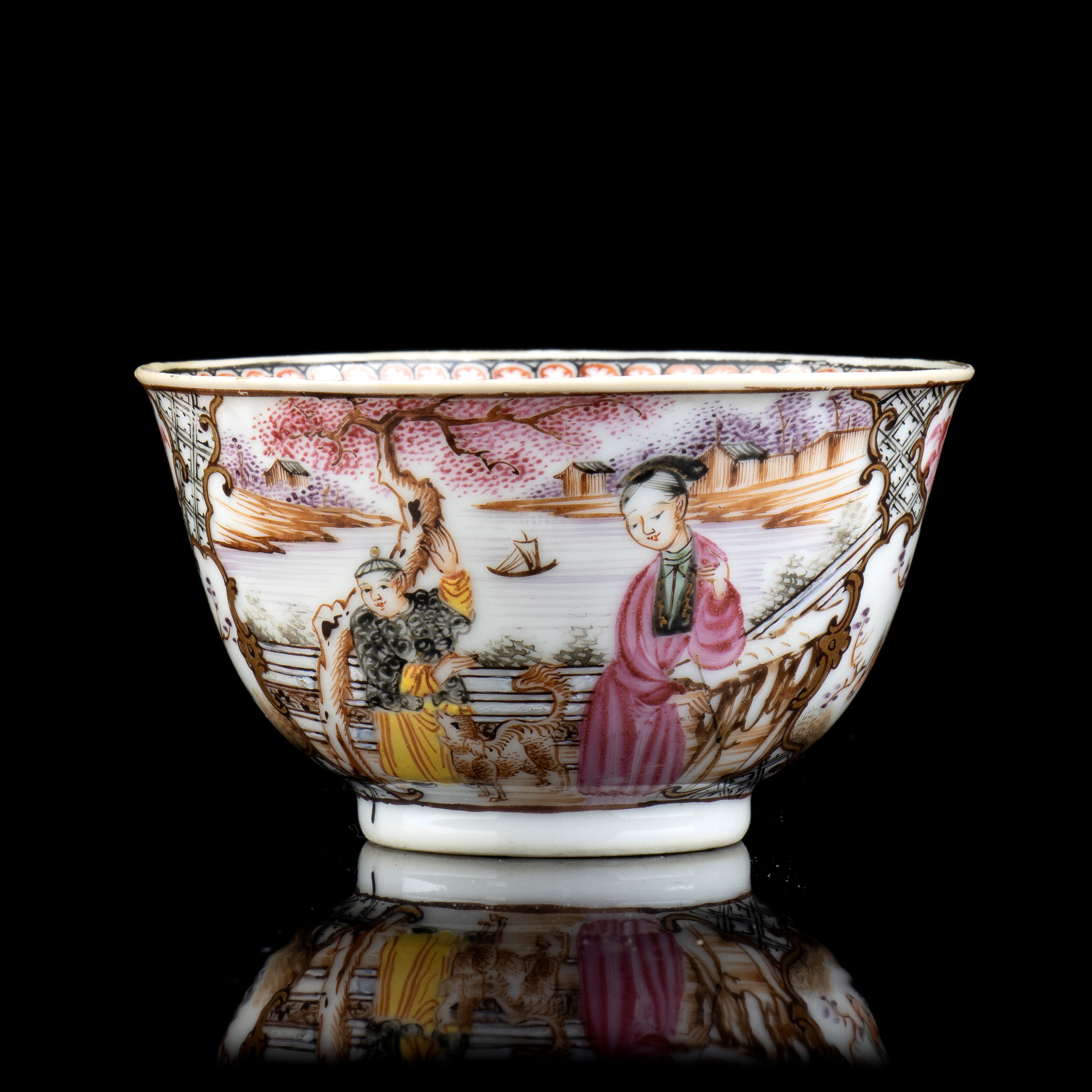 PICCOLA CIOTOLA IN PORCELLANA 'FAMIGLIA ROSA'