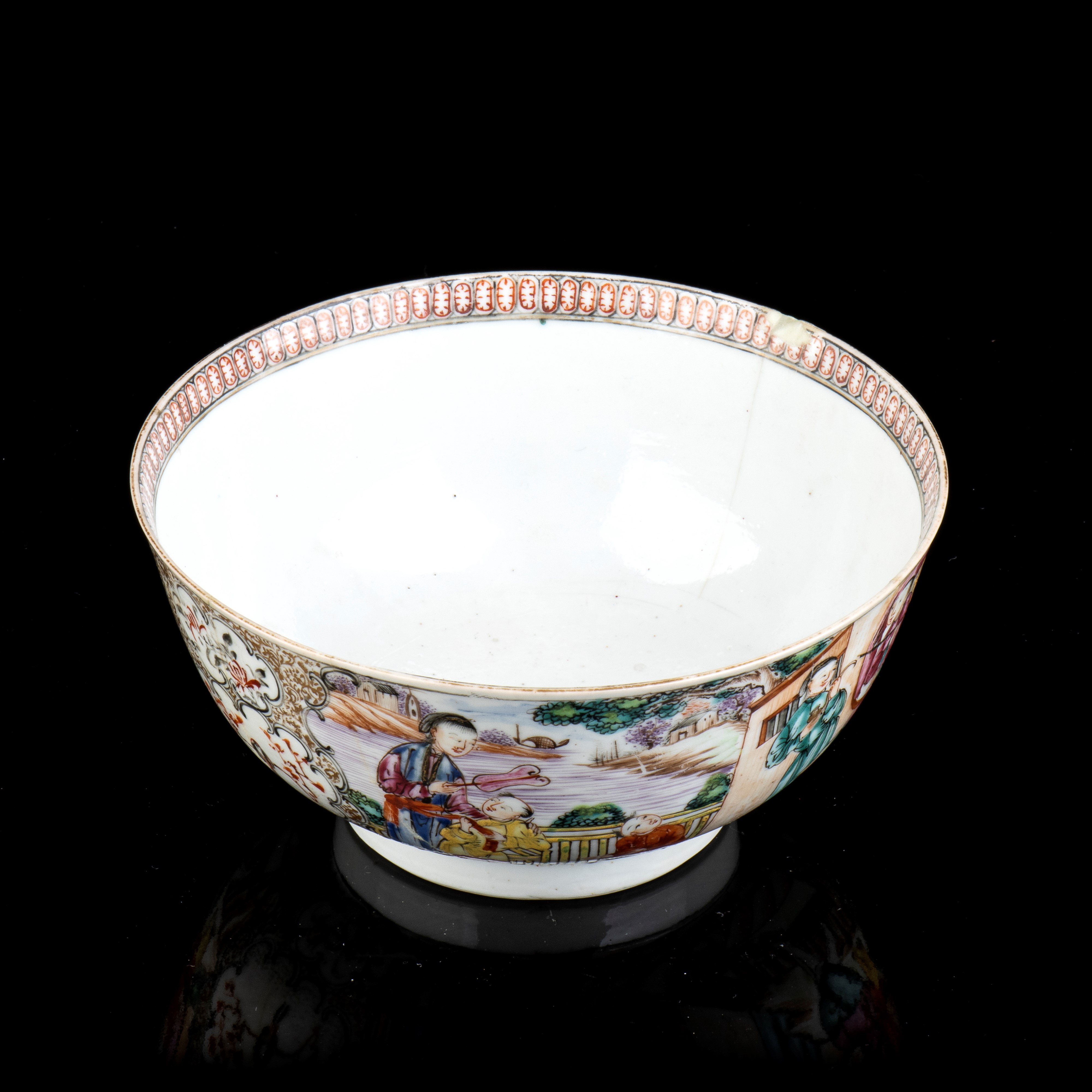 CIOTOLA IN PORCELLANA 'FAMIGLIA ROSA'