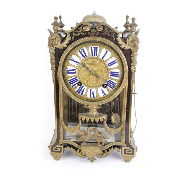 Gite Martinot Paris stand clock