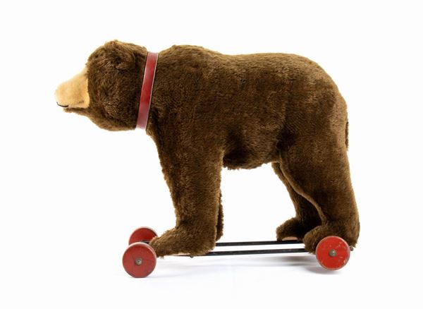 vintage steiff bear on wheels