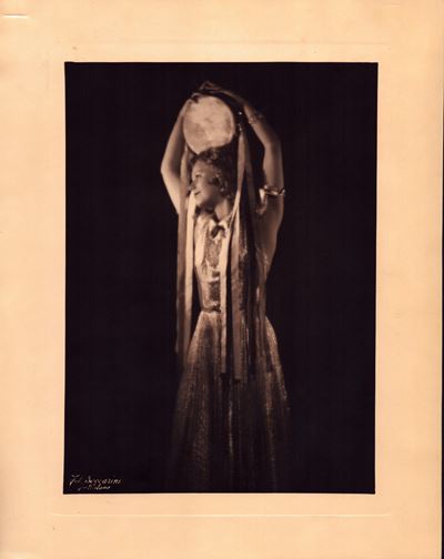 Magnifico Ritratto Clara Tabody