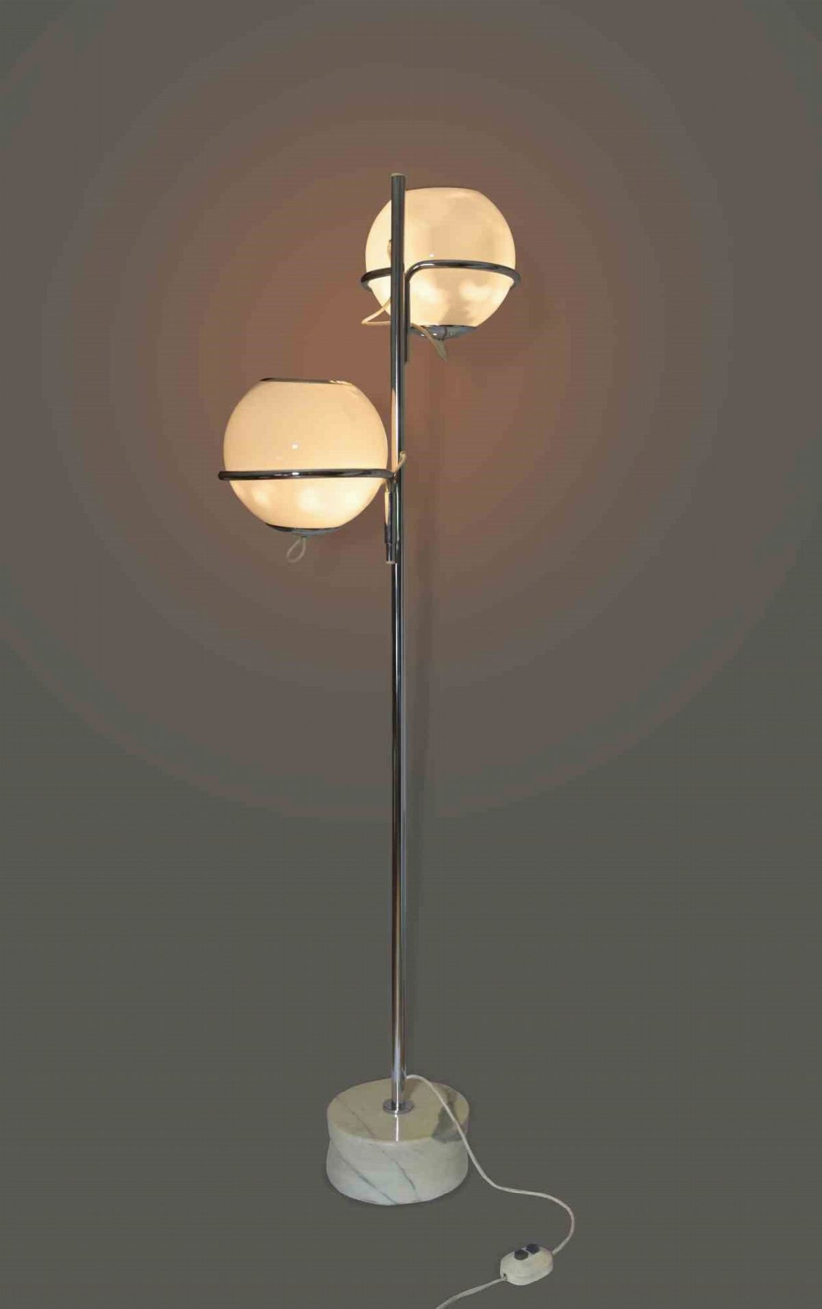 Gino Sarfatti Venezia, 1912 - Gravedona, 1985 - Lampada da Terra Vintage 1094