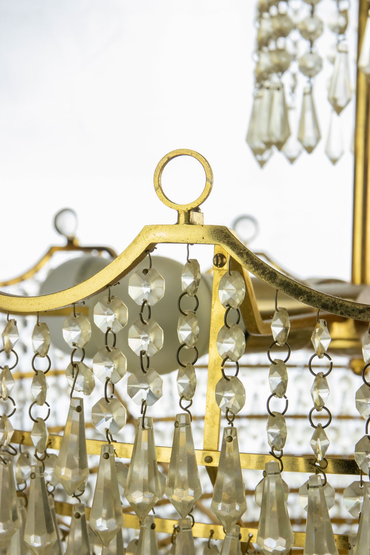 Lampadario Vintage con Gocce di Cristallo