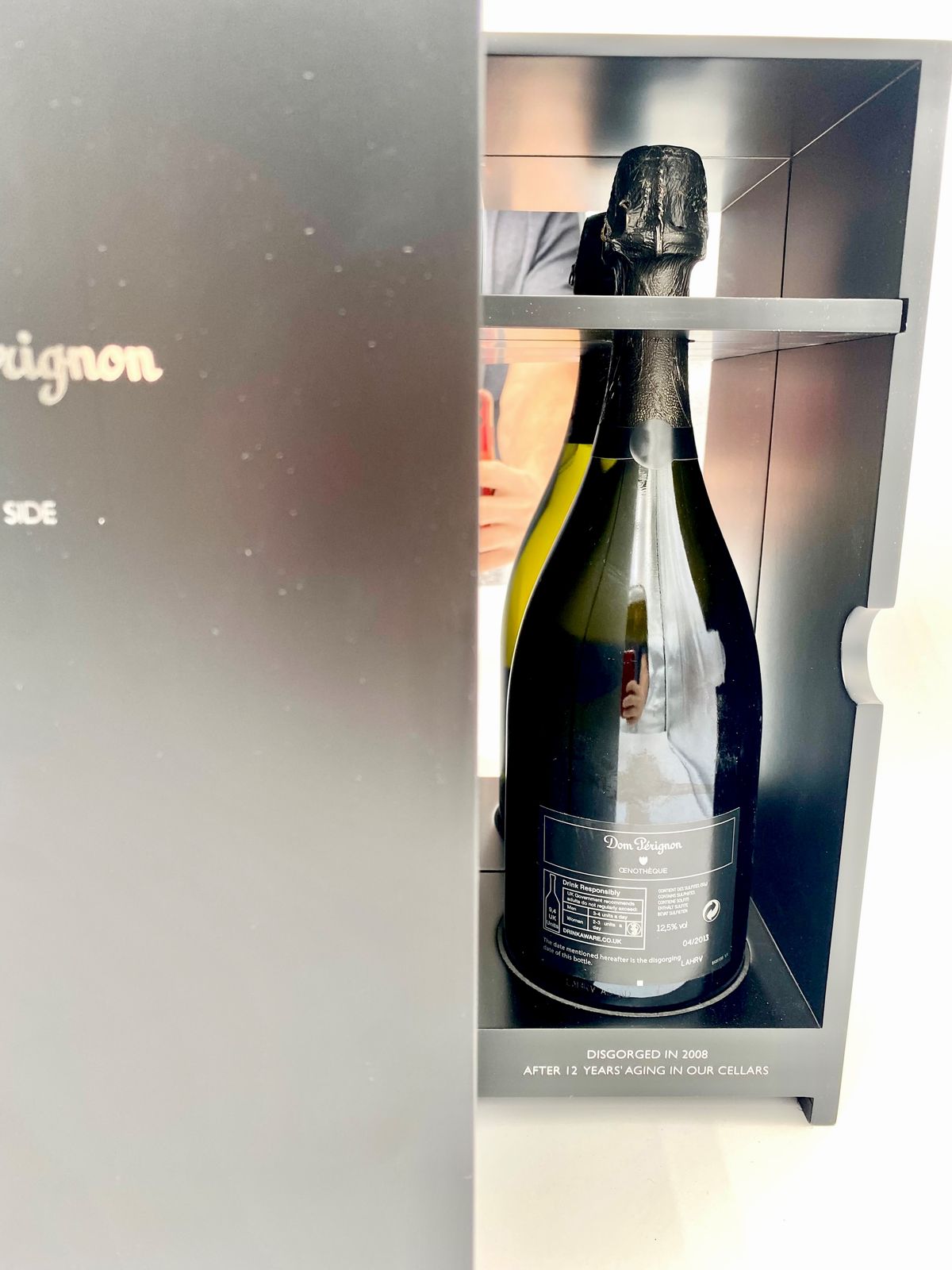 Moët & Chandon, Dom Pérignon Vintage 1996 - Moët & Chandon, Dom Pérignon Enothèque 1996, Side By ...