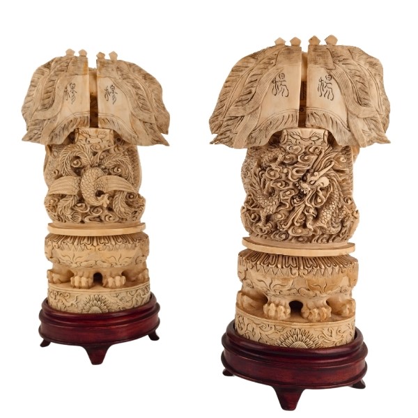 DUE FIGURE DI SOVRANI IN AVORIO