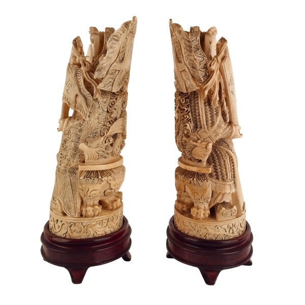 DUE FIGURE DI SOVRANI IN AVORIO