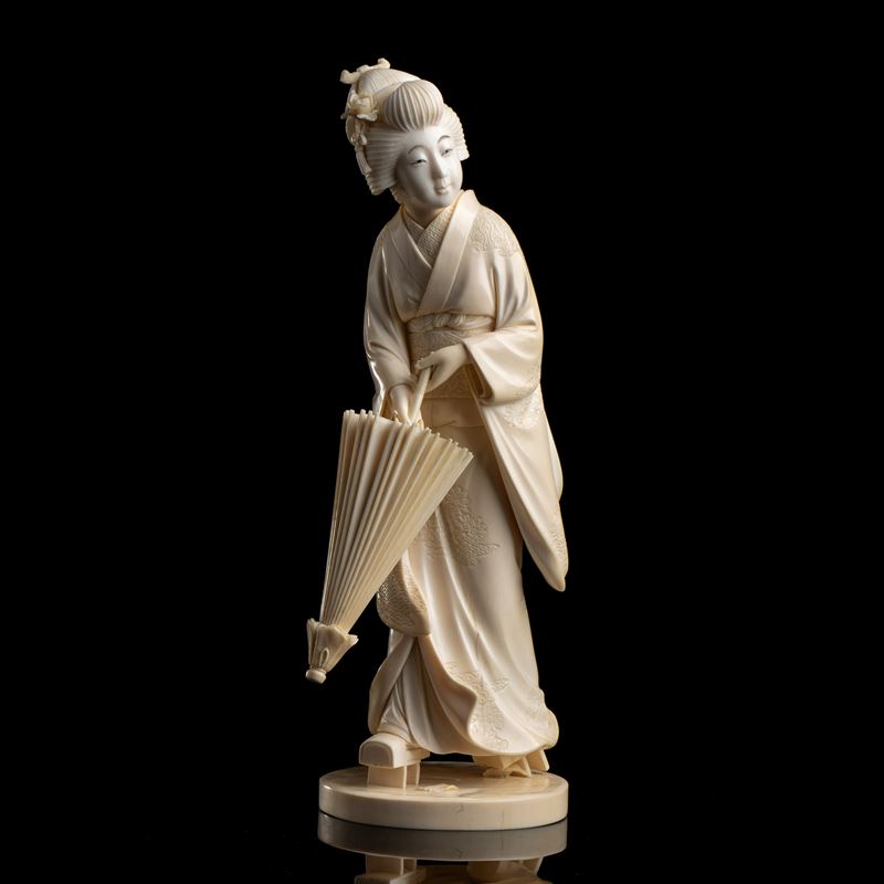 OKIMONO IN AVORIO CON GEISHA