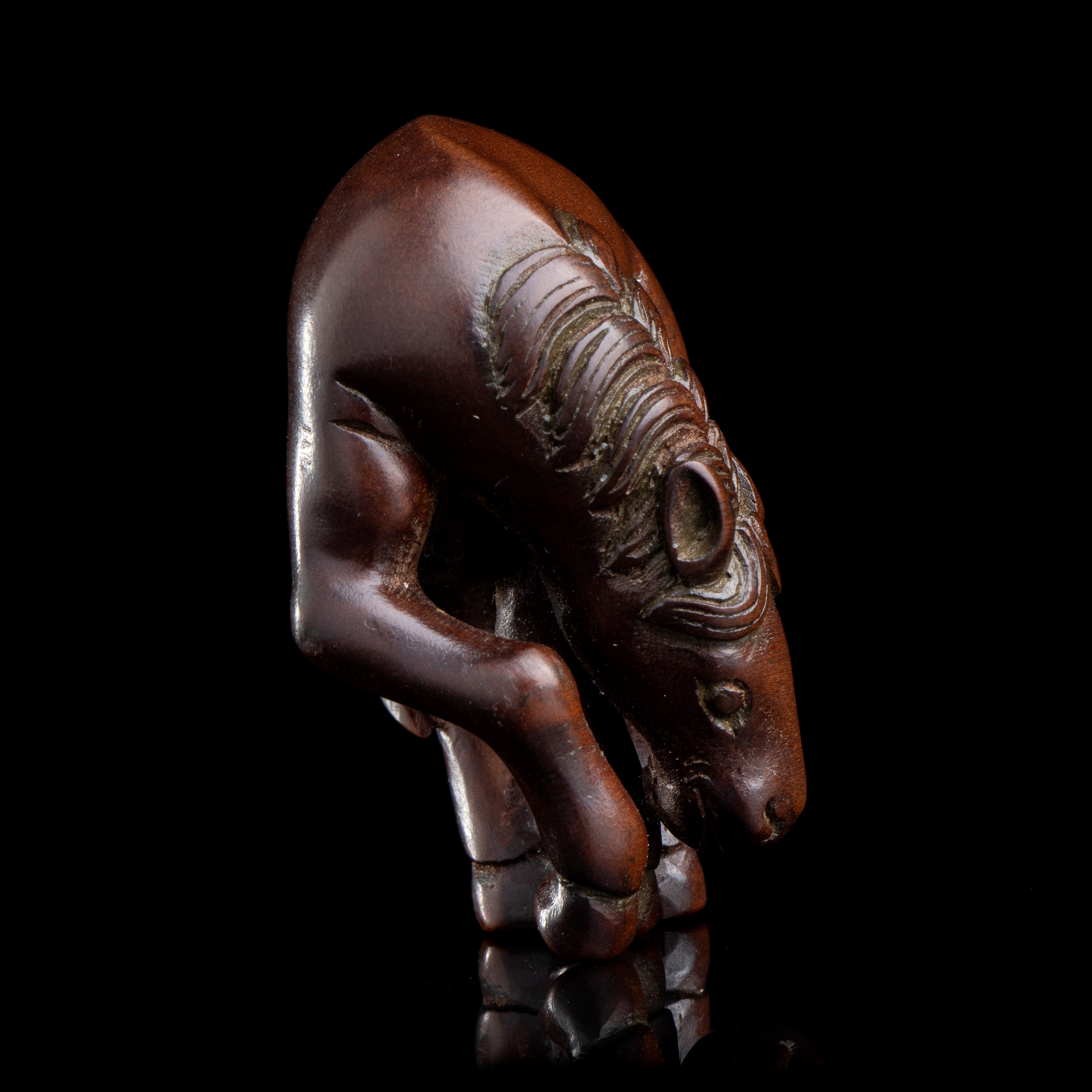 NETSUKE IN LEGNO CON CAVALLO