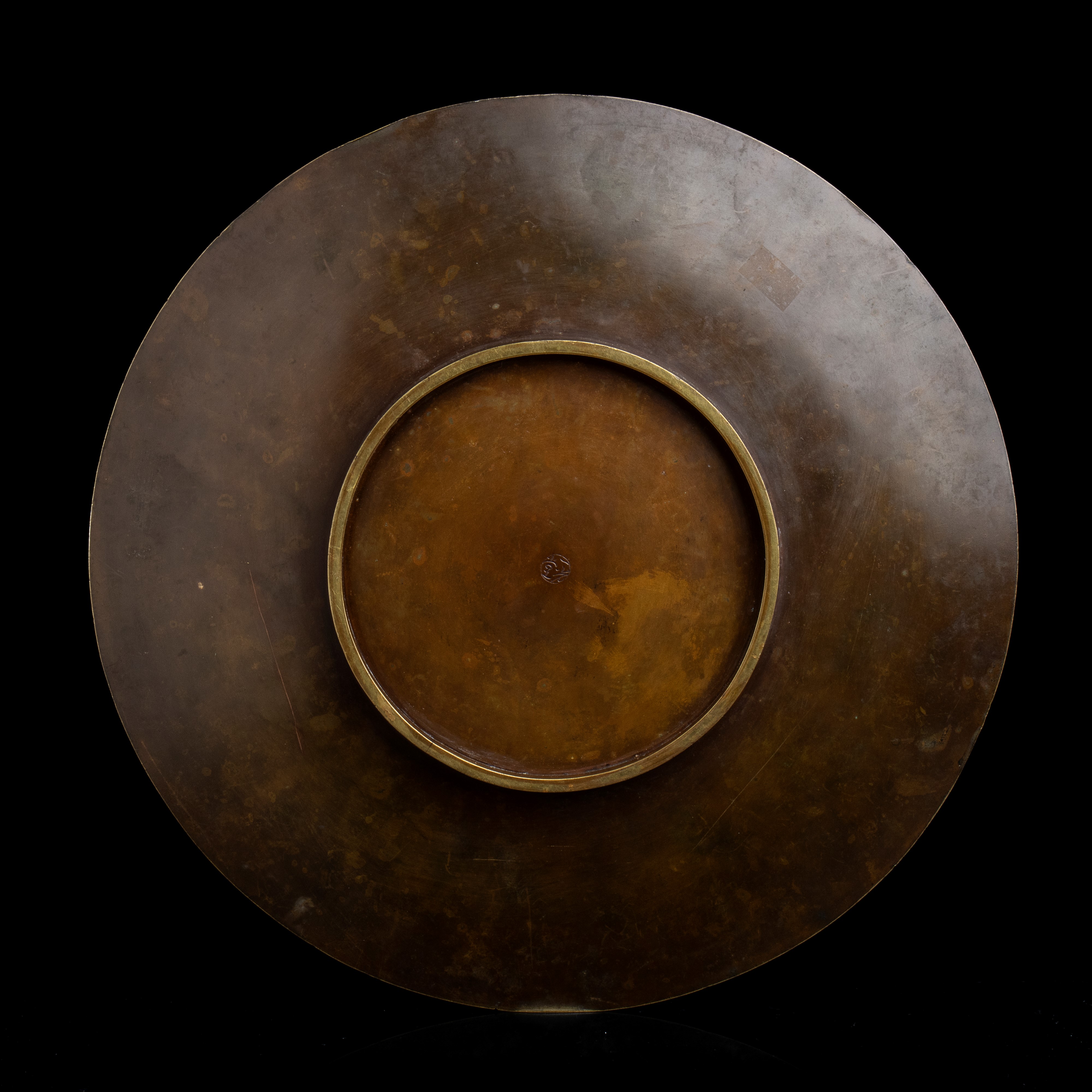 PIATTO IN METALLO CON AGEMINATURE IN ORO E ARGENTO