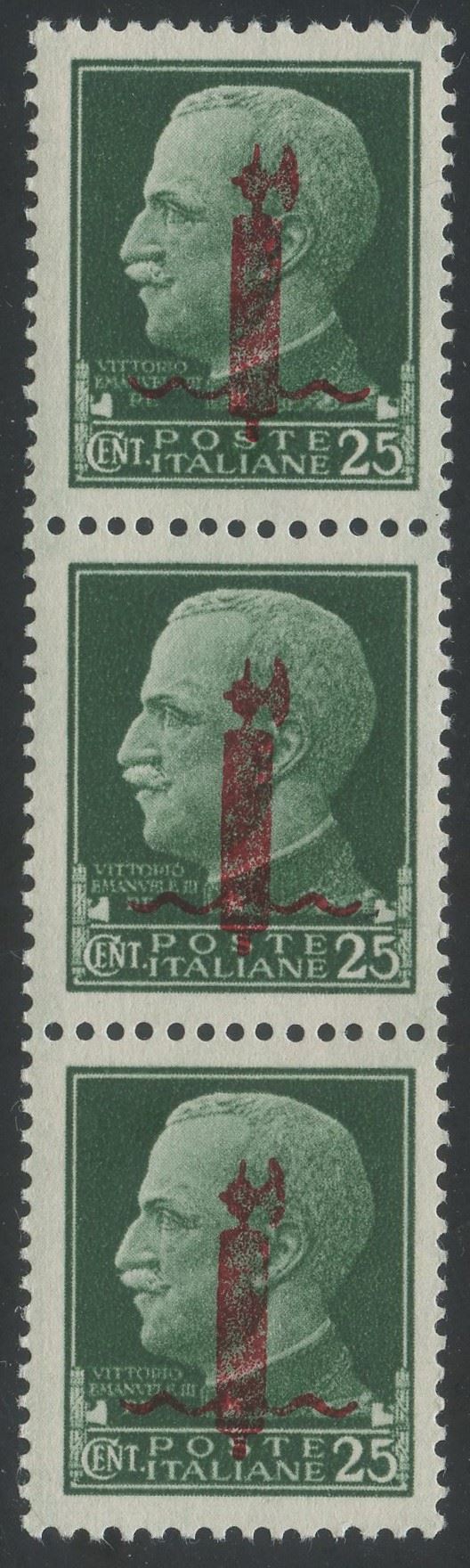 R.S.I., 25 centesimi verdi con soprastampa “tipo I” in rosso (n. 490), in striscia verticale di t...