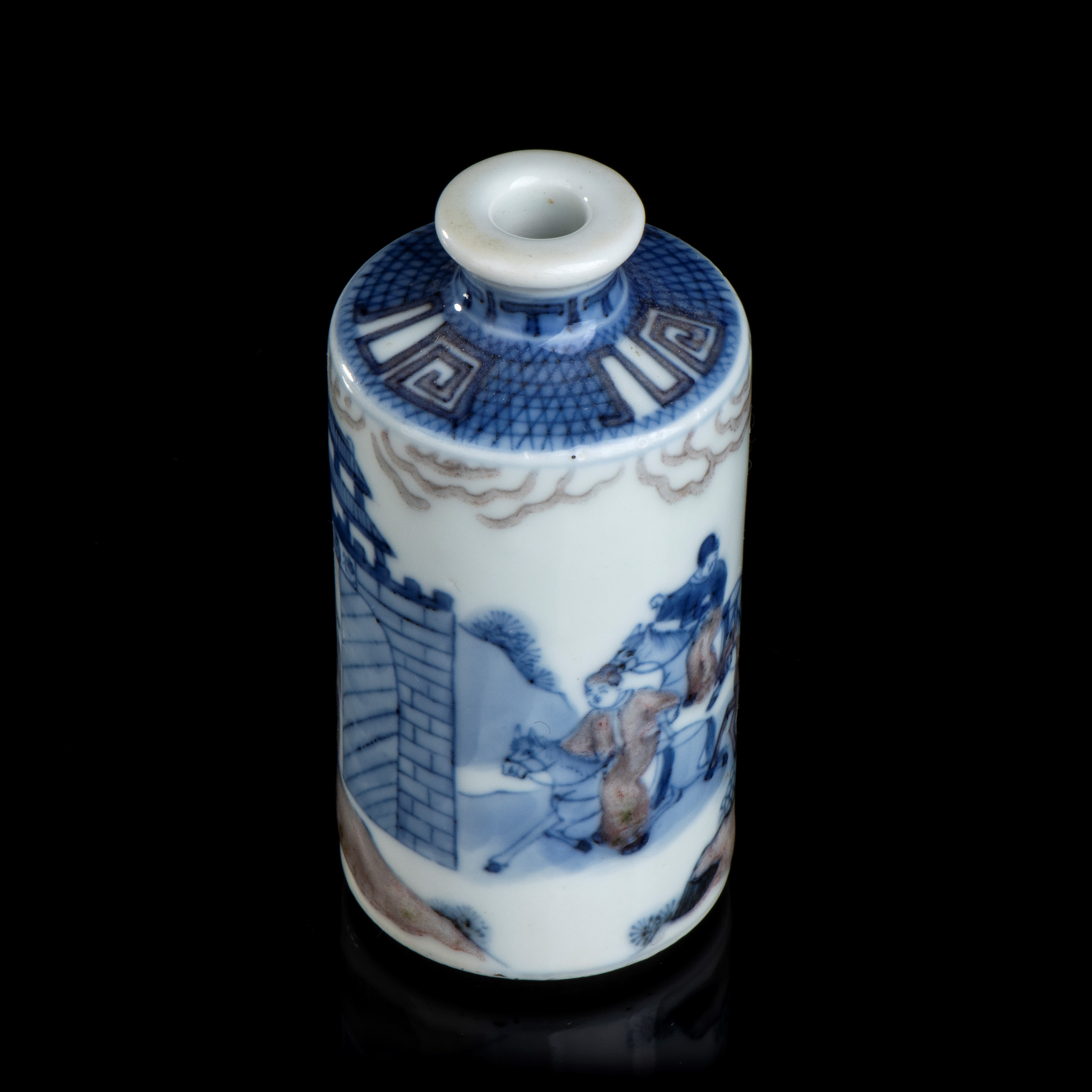 Snuff Bottle in Porcellana