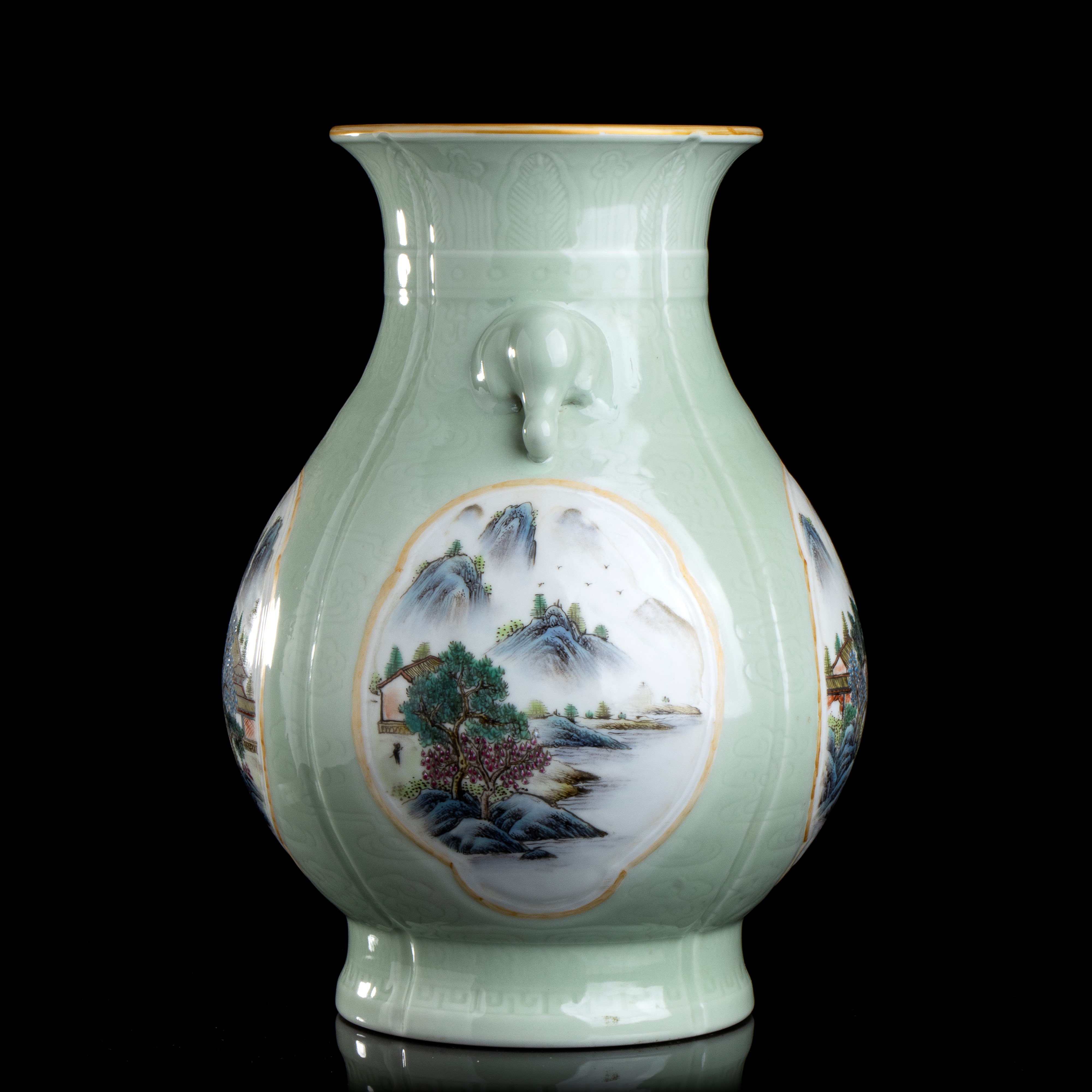Grande Vaso in Porcellana con Decoro a Smalti Policromi