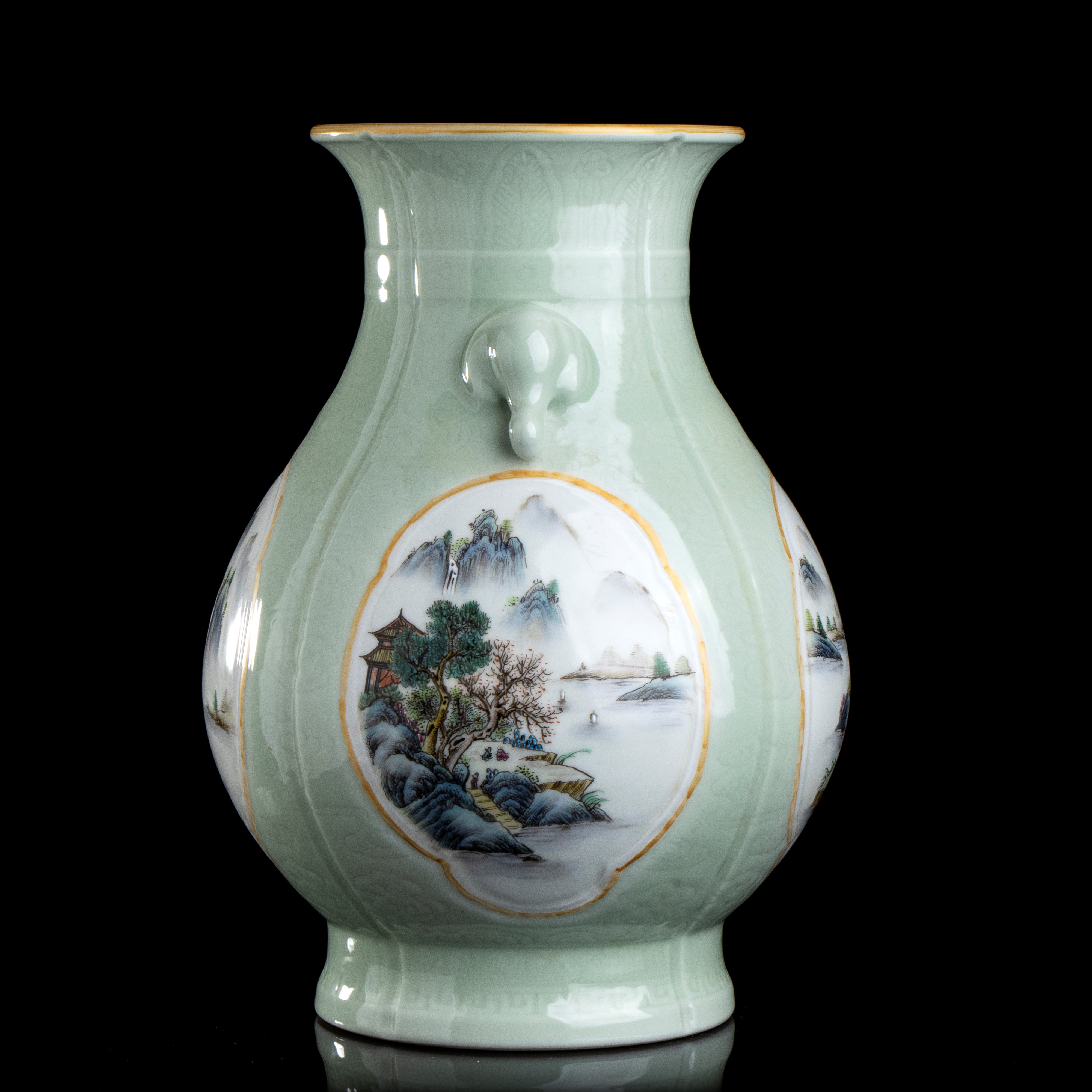 Grande Vaso in Porcellana con Decoro a Smalti Policromi
