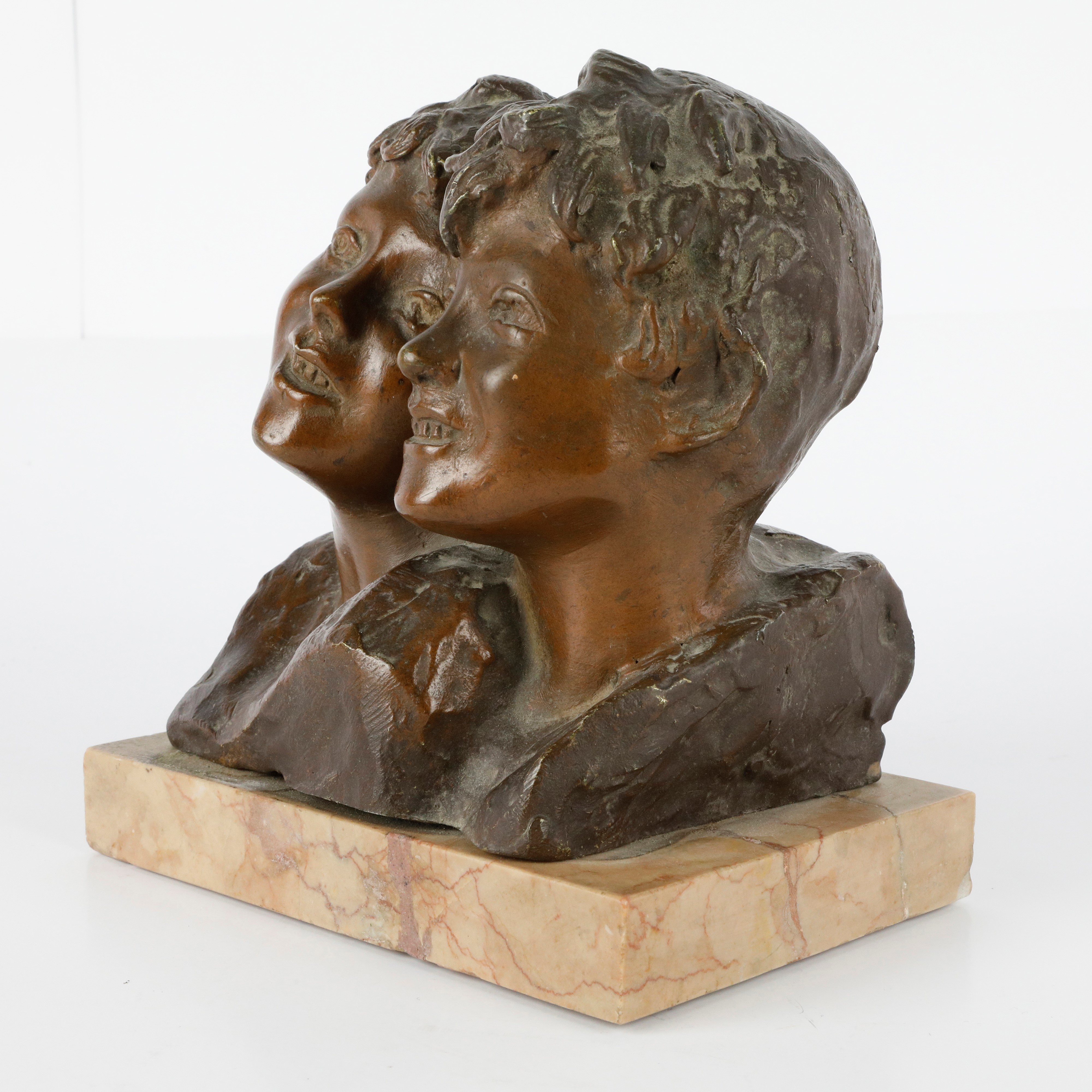 Coppia di fanciulli, scultura in bronzo