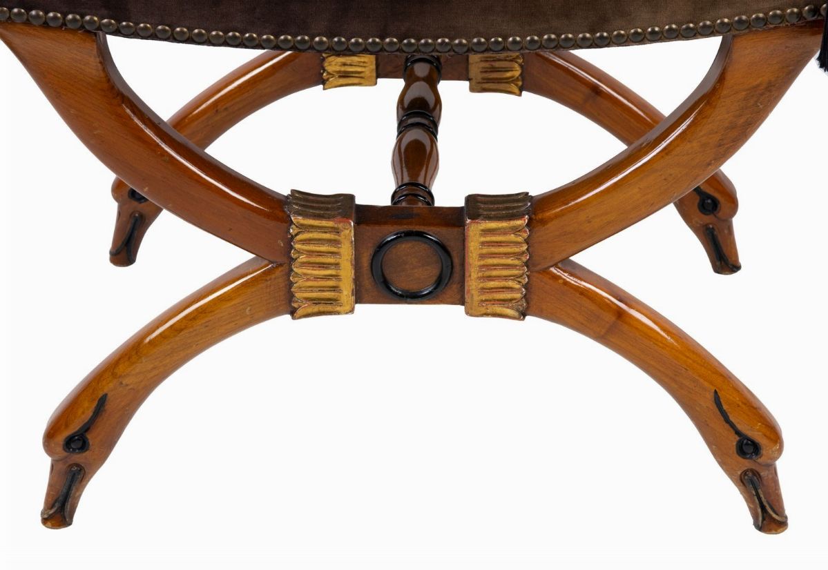 Un'elegante Camera da Letto Biedermeier, Attribuita a Joseph Ulrich Danhauser.
