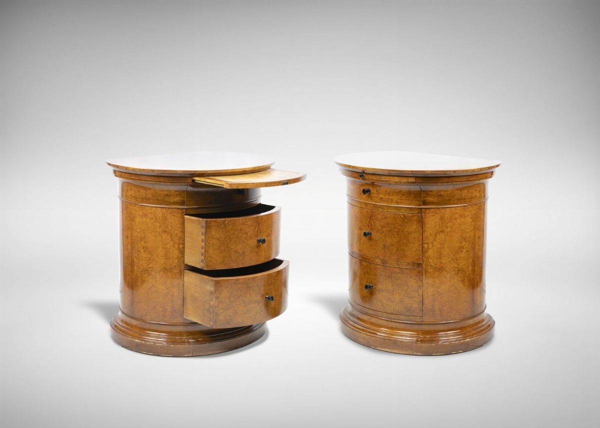 Un'elegante Camera da Letto Biedermeier, Attribuita a Joseph Ulrich Danhauser.